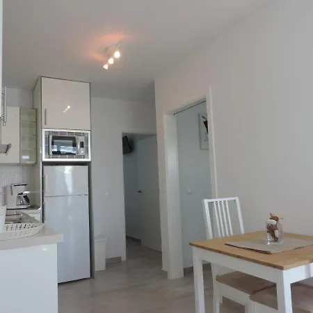Gracioseros 211 - 2 Beds - 1st Floor - Air-con - Uk Tv - Wi-fi Apartment