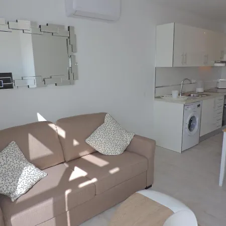 Gracioseros 211 - 2 Beds - 1st Floor - Air-con - Uk Tv - Wi-fi *