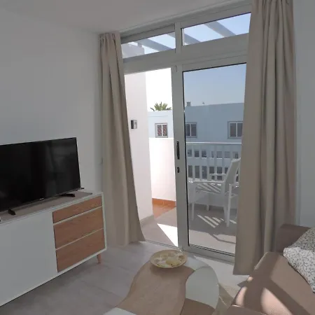 Apartment Gracioseros 211 - 2 Beds - 1st Floor - Air-con - Uk Tv - Wi-fi Puerto del Carmen (Lanzarote)